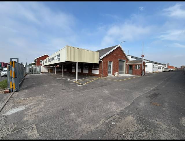 225M² WAREHOUSE TO LET IN EPPING INDUSTRIAL